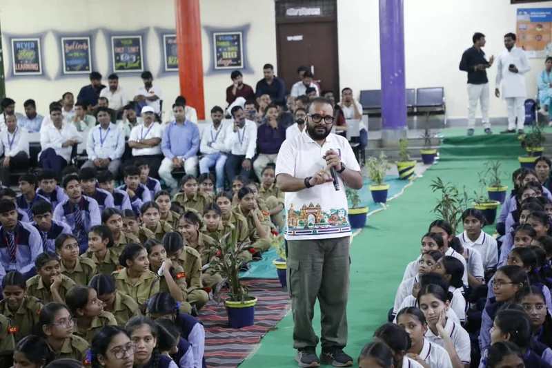 वड़नगर से निकली सेवा संकल्प यात्रा का बेटमा में हुआ भव्य स्वागत