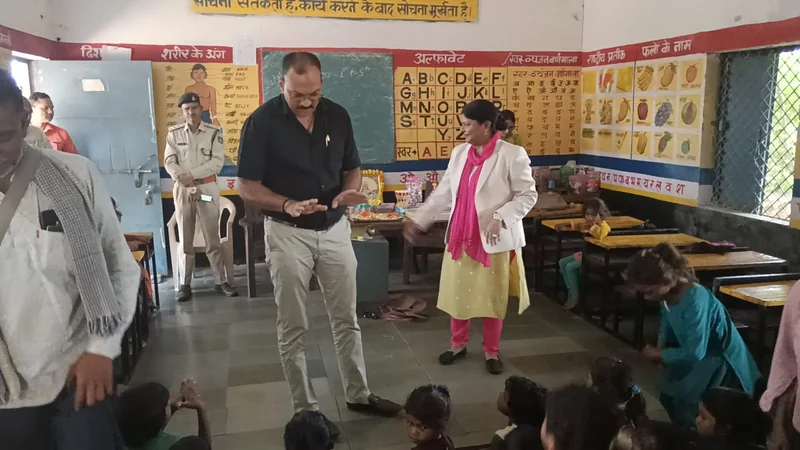 नालसा मेगा जागरूकता अभियानः ग्राम हातौद में विधिक साक्षरता शिविर आयोजित, छात्रों को वन्य जीव संरक्षण व…