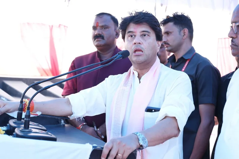 एशिया के पहले टेलीकॉम मैन्युफैक्चरिंग ज़ोन ग्वालियर के लिए 24 कंपनियों ने ₹5,500 करोड़ के निवेश को दिया है…